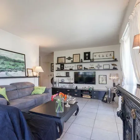 Greeter-appartement Confortable Avec Terrasse Parijs