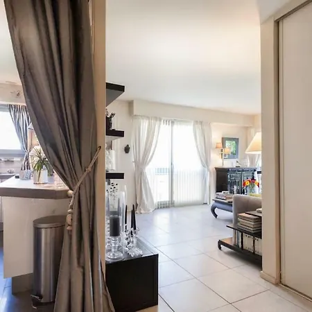 Greeter-appartement Confortable Avec Terrasse Parijs